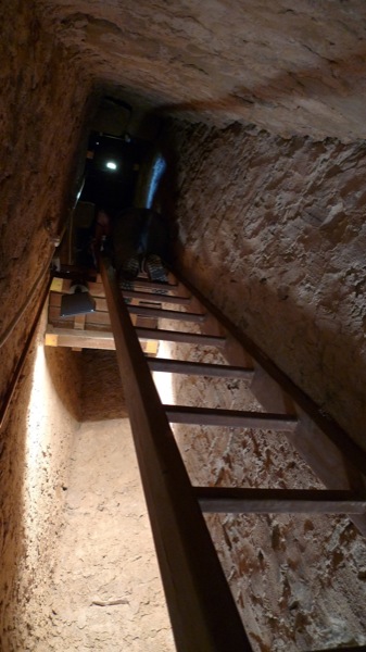 5.4.2010 Interior torre, escala accès als pis dels matacans.  Vallferosa -  Xavier Sunyer