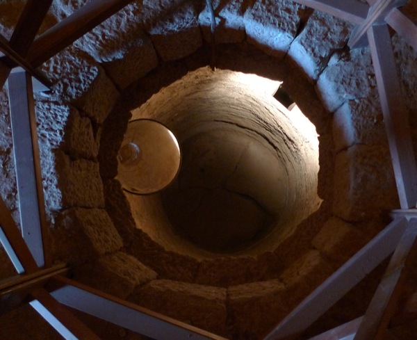 5.4.2010 Interior torre. Aljub o cisterna.  Vallferosa -  Xavier Sunyer
